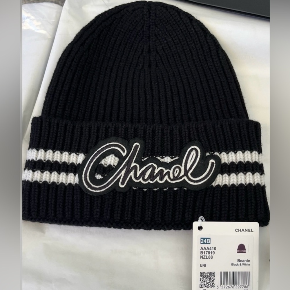 CHANEL 24B Black & White Cashmere Logo Beanie Hat NEW in Box with Tags & RECEIPT